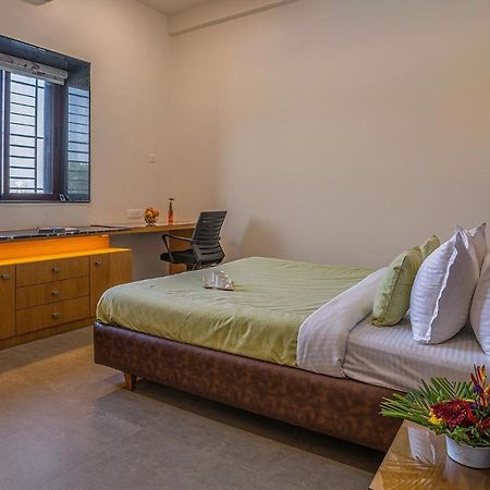 Stayvista'S Le Bon Horizon - Hillside Elegance With Chic Interiors, Poolside Serenity & Picturesque Gazebo - Proximity To Sula Nashik Dış mekan fotoğraf