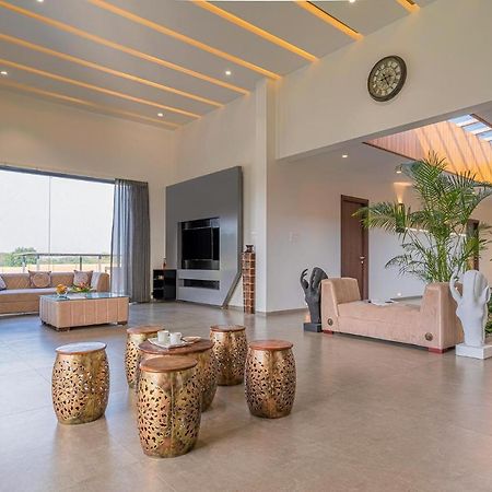 Stayvista'S Le Bon Horizon - Hillside Elegance With Chic Interiors, Poolside Serenity & Picturesque Gazebo - Proximity To Sula Nashik Dış mekan fotoğraf