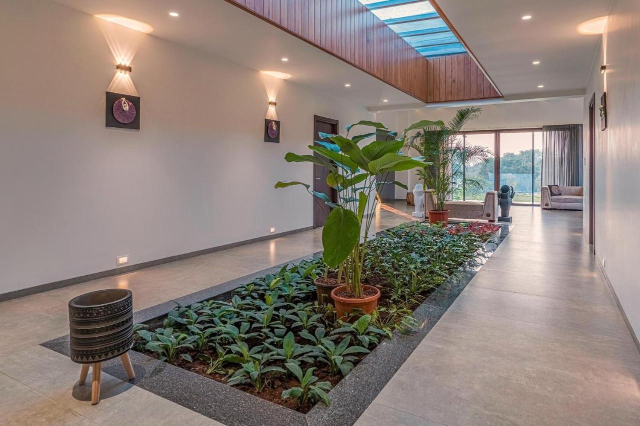 Stayvista'S Le Bon Horizon - Hillside Elegance With Chic Interiors, Poolside Serenity & Picturesque Gazebo - Proximity To Sula Nashik Dış mekan fotoğraf