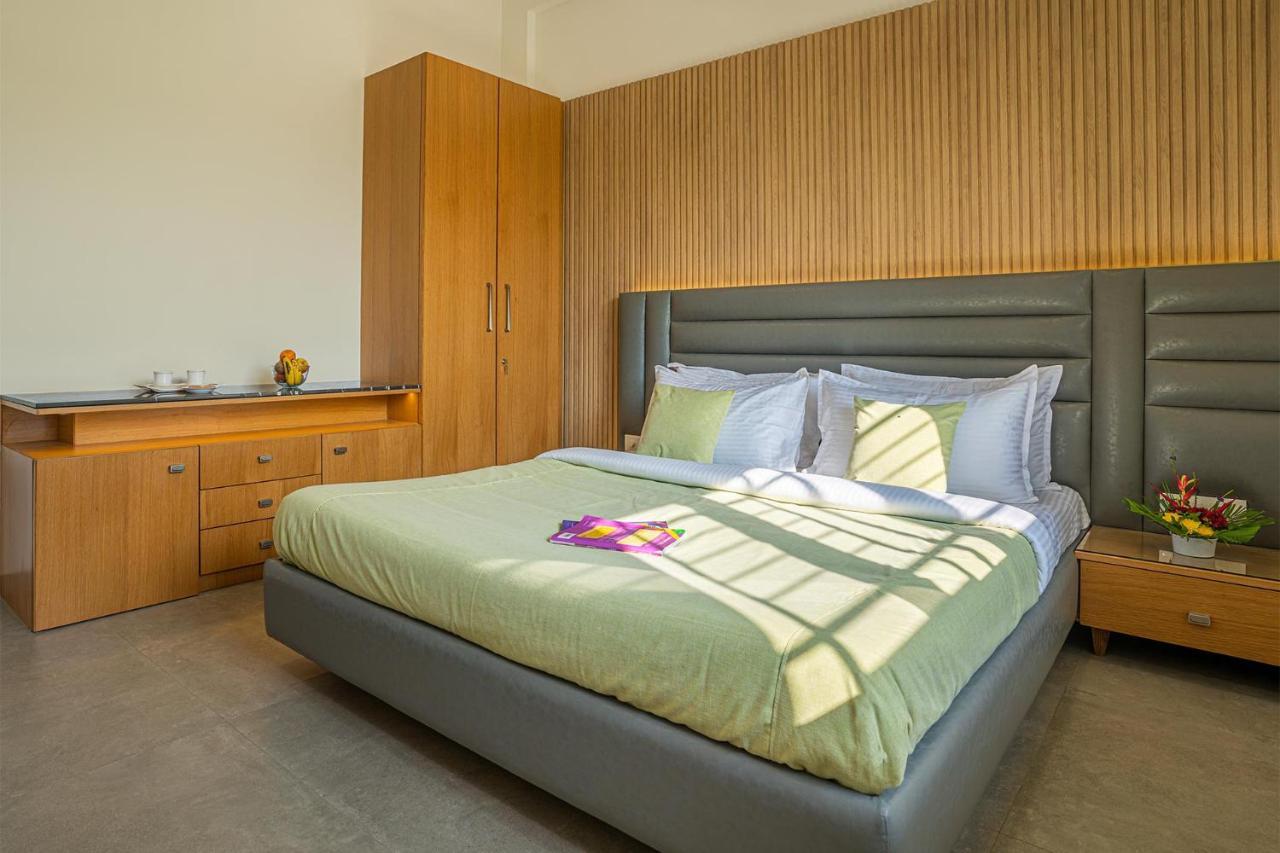 Stayvista'S Le Bon Horizon - Hillside Elegance With Chic Interiors, Poolside Serenity & Picturesque Gazebo - Proximity To Sula Nashik Dış mekan fotoğraf