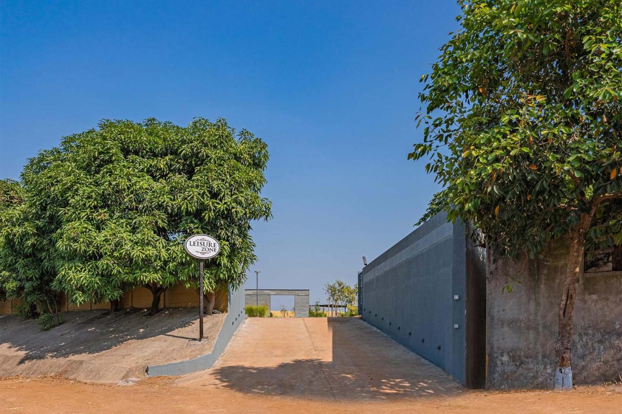 Stayvista'S Le Bon Horizon - Hillside Elegance With Chic Interiors, Poolside Serenity & Picturesque Gazebo - Proximity To Sula Nashik Dış mekan fotoğraf