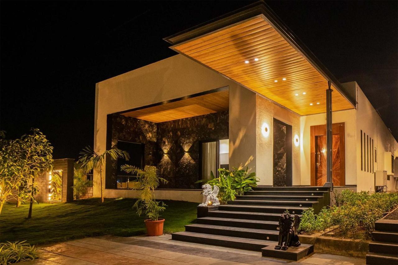 Stayvista'S Le Bon Horizon - Hillside Elegance With Chic Interiors, Poolside Serenity & Picturesque Gazebo - Proximity To Sula Nashik Dış mekan fotoğraf
